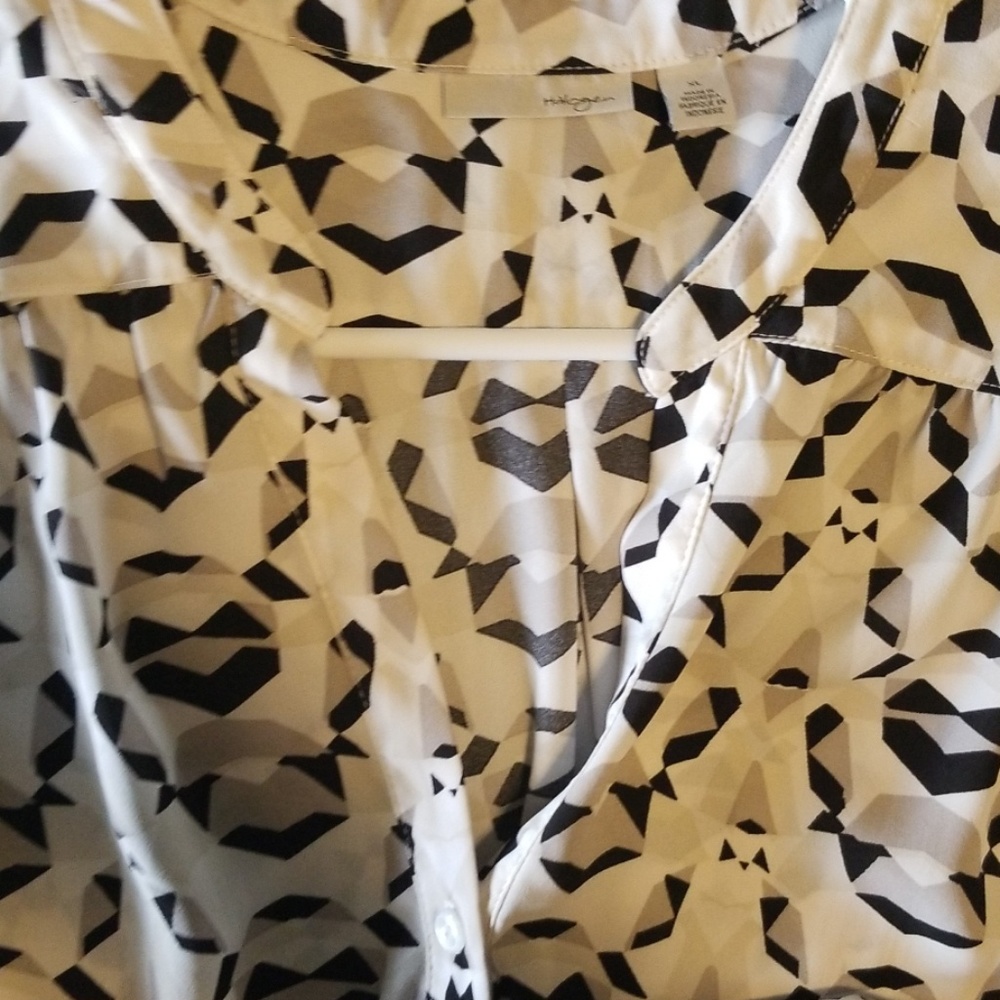 Halogen 2 button blouse, 3/4 sleeve